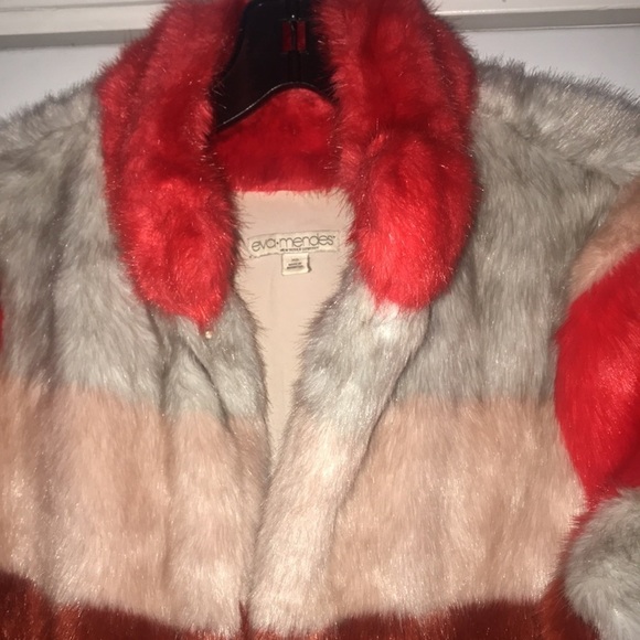 Eva Mendes faux fur coat - Picture 4 of 5